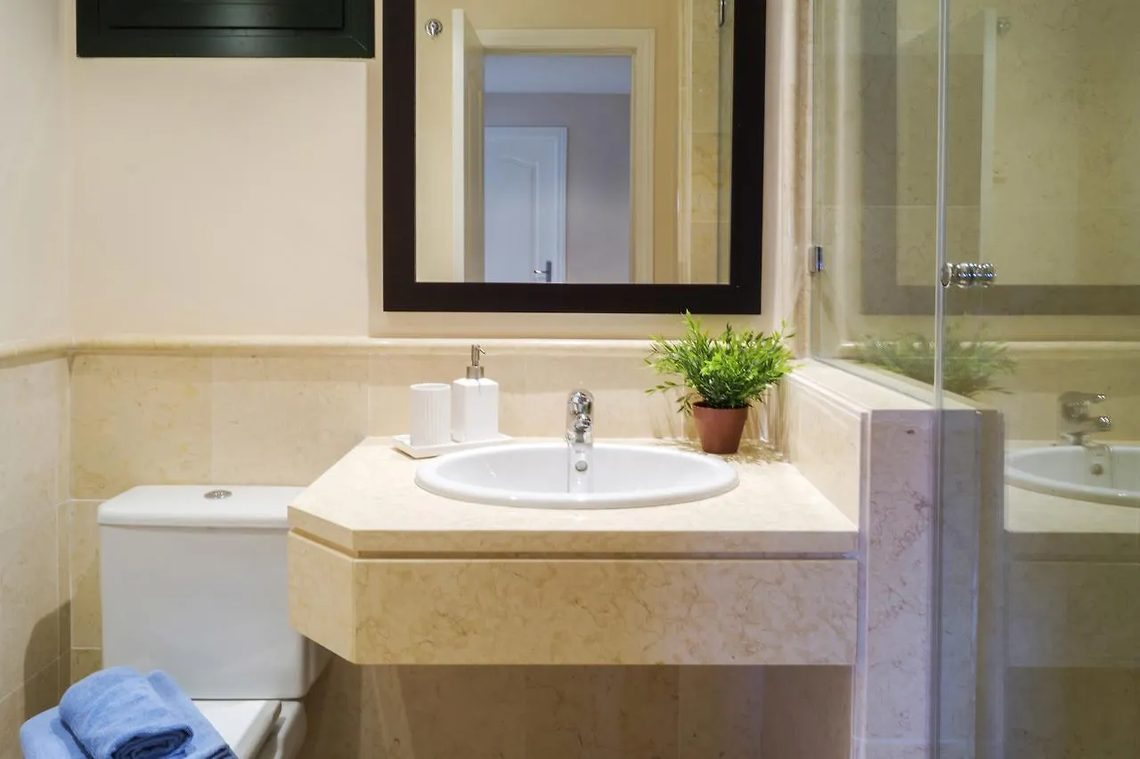 Apartment Capanes Del Golf Benahavis 0*,  Spain